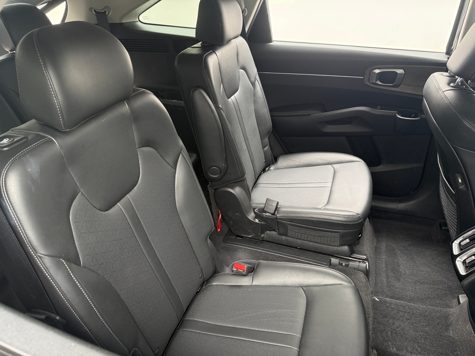 Thumbnail: 2023 Kia Sorento - 5