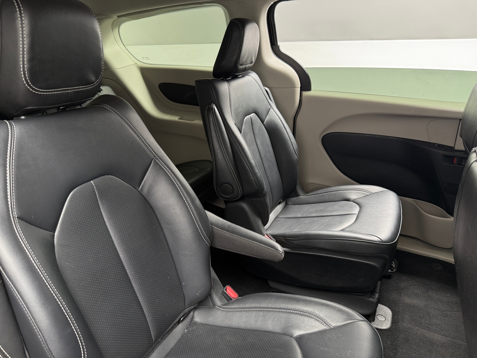 Thumbnail: 2024 Chrysler Pacifica - 5