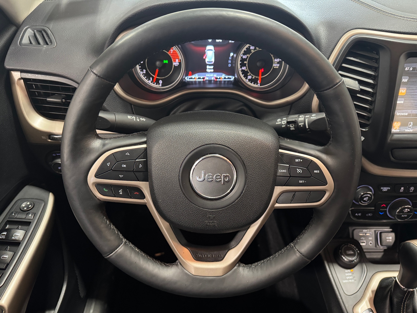 Thumbnail: 2017 Jeep Cherokee - 4