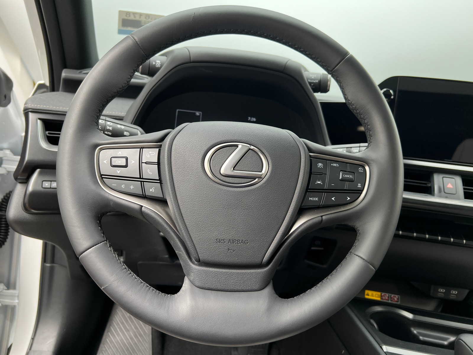 Thumbnail: 2025 Lexus UX - 4
