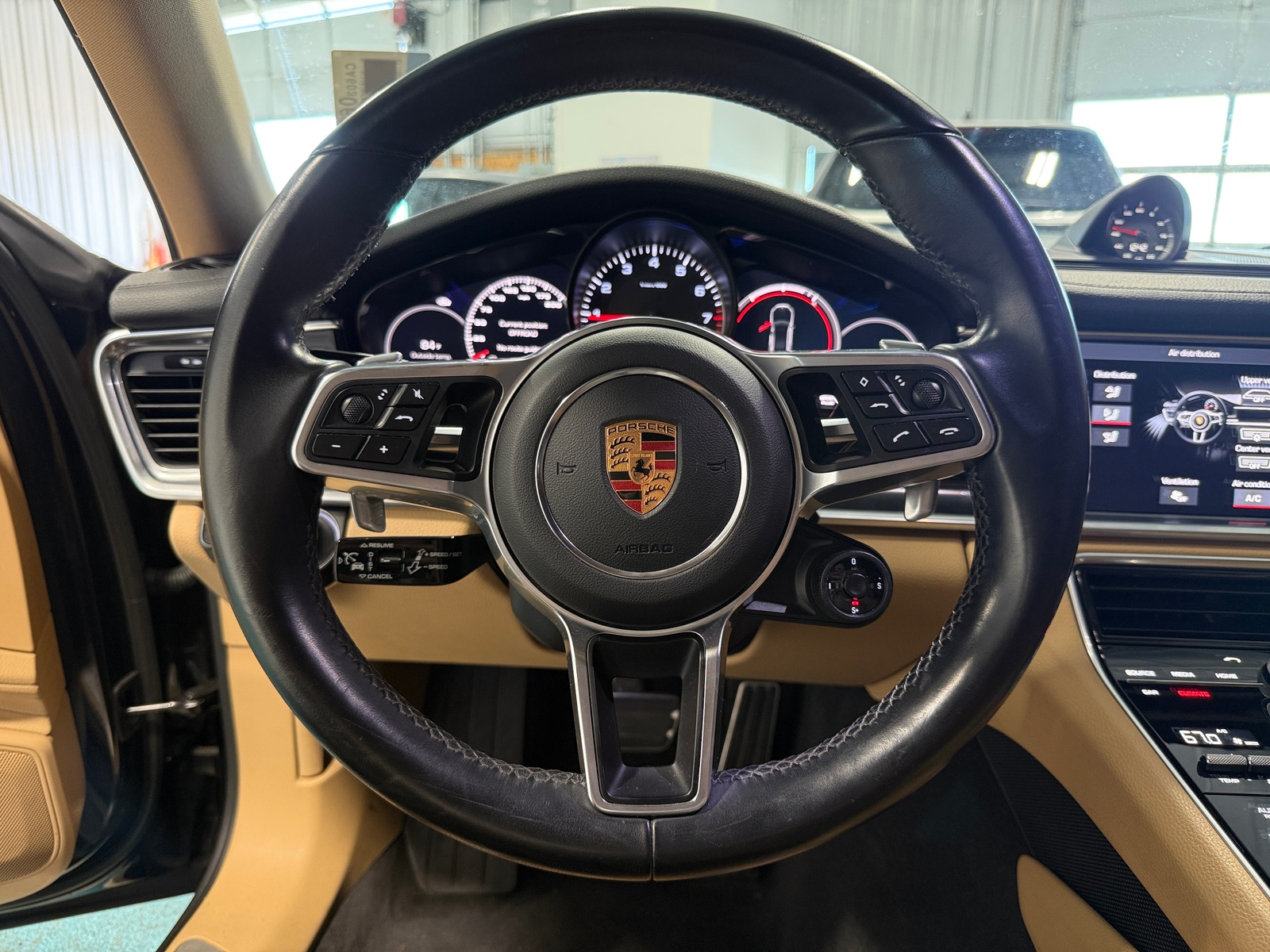 Thumbnail: 2018 Porsche Panamera - 4