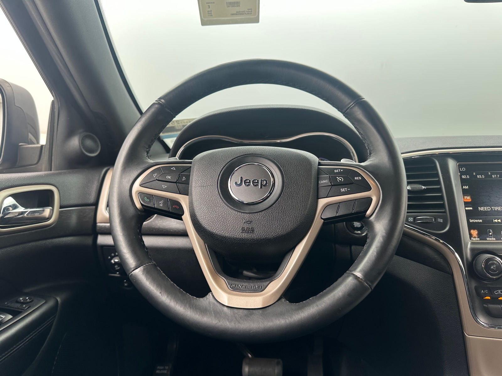 Thumbnail: 2017 Jeep Grand Cherokee - 5