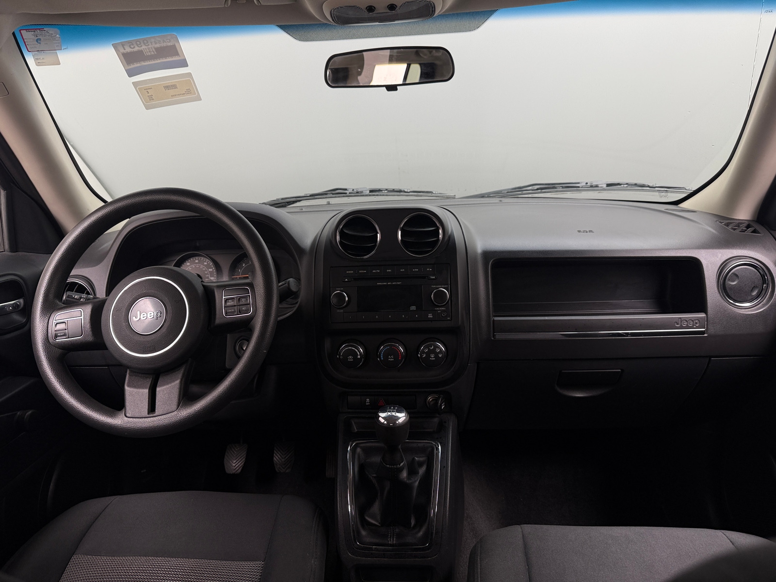 Thumbnail: 2015 Jeep Patriot - 3