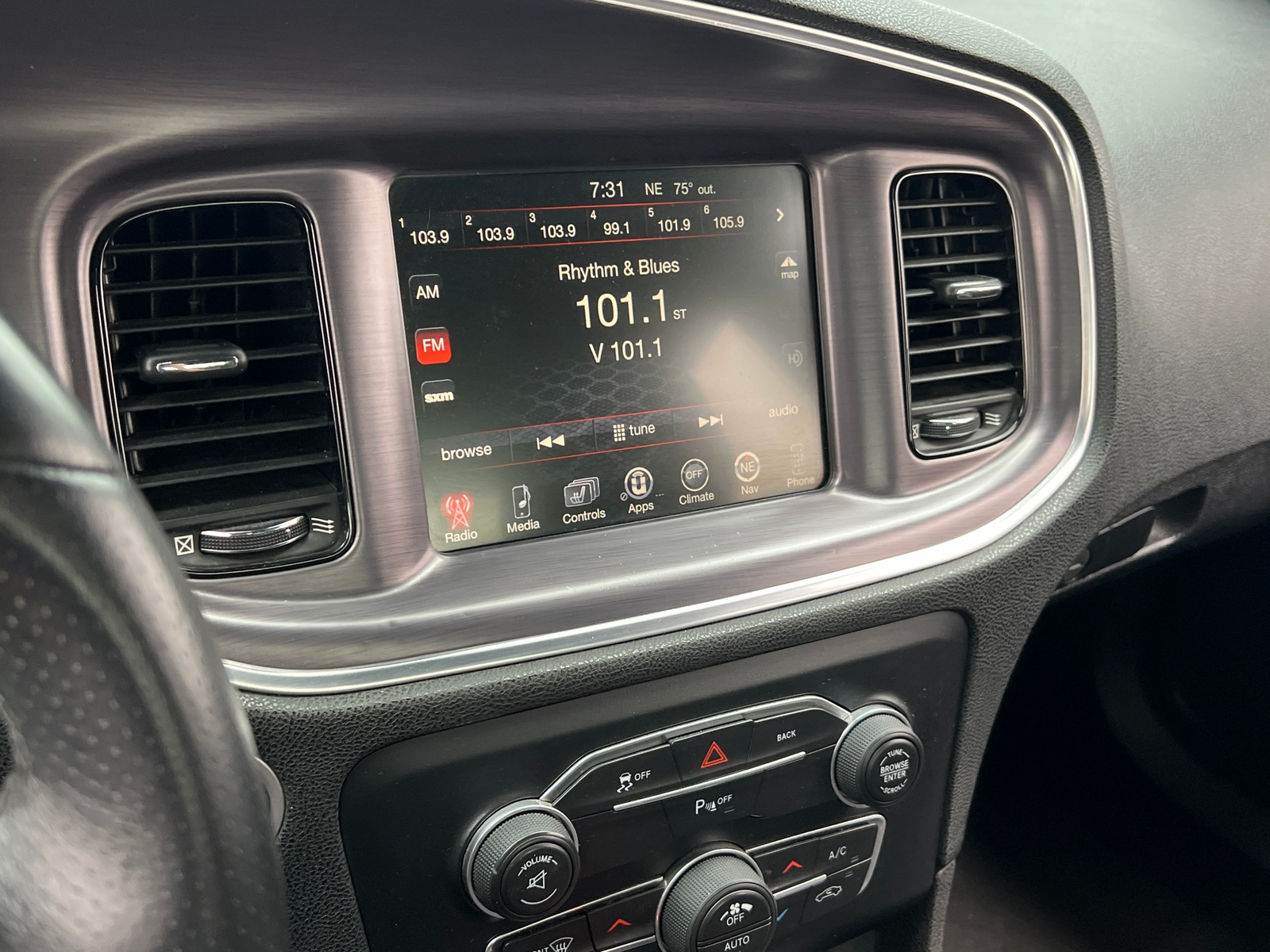 Thumbnail: 2016 Dodge Charger - 4