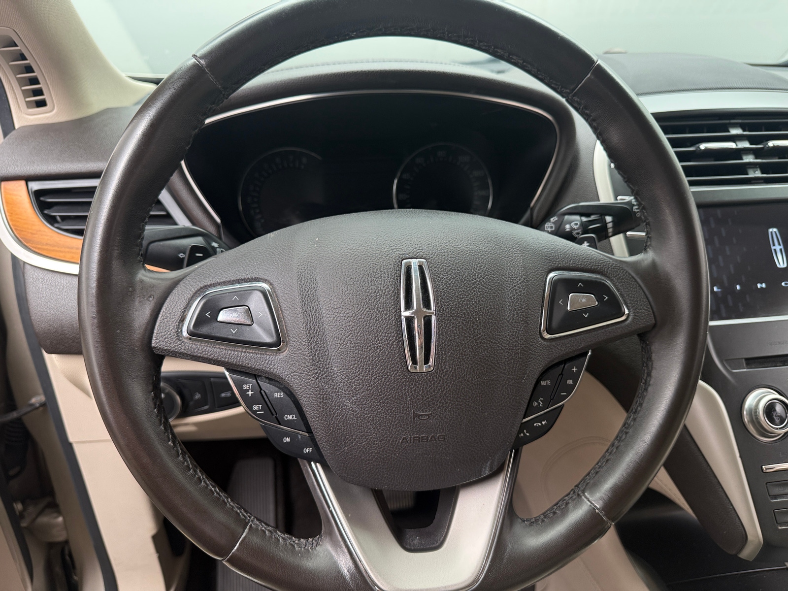 Thumbnail: 2017 Lincoln MKC - 4