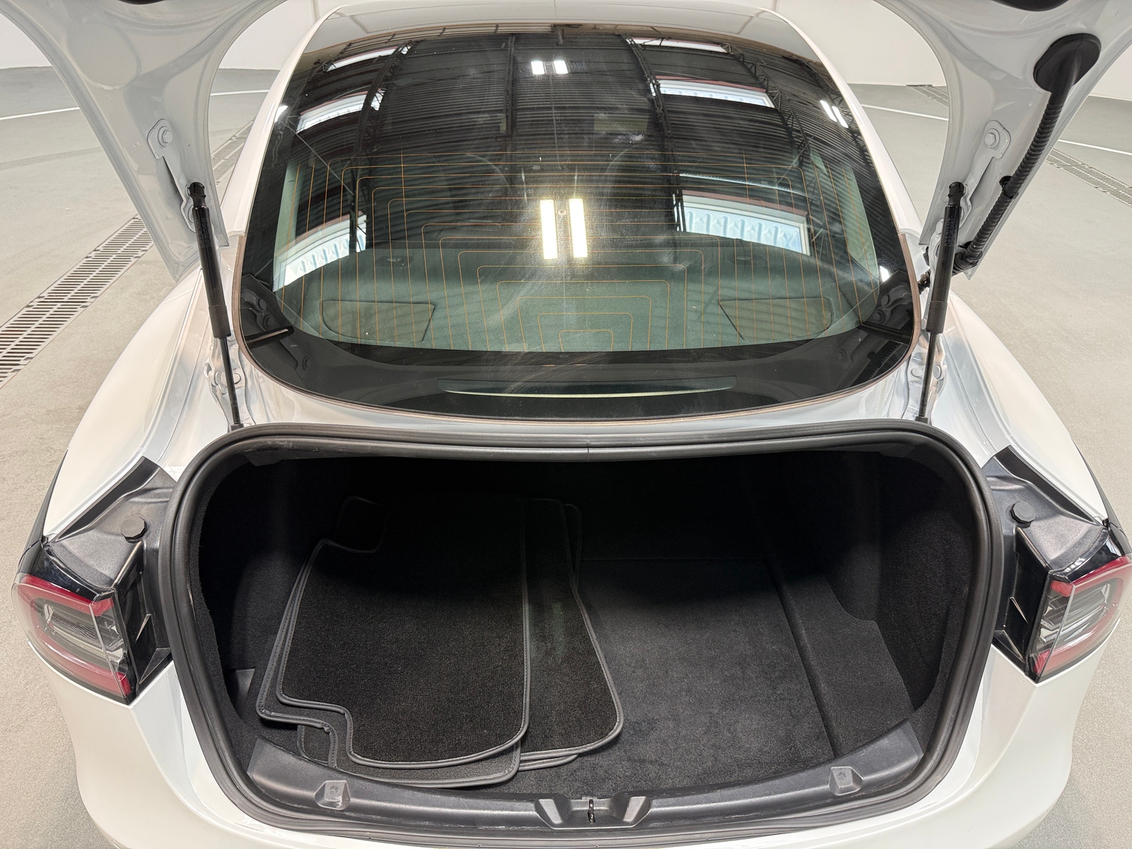 Thumbnail: 2020 Tesla Model 3 - 6