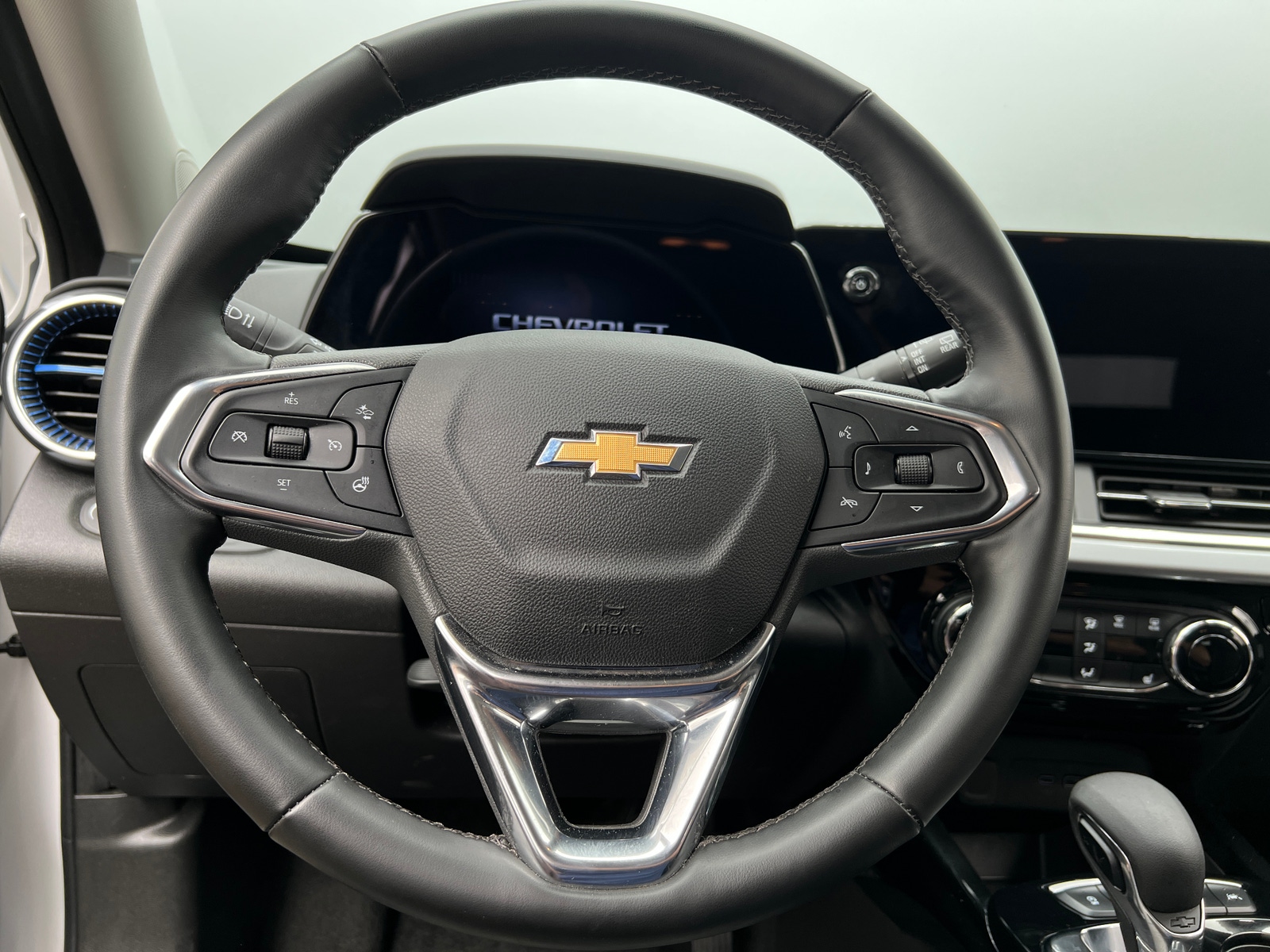 Thumbnail: 2025 Chevrolet Trax - 5