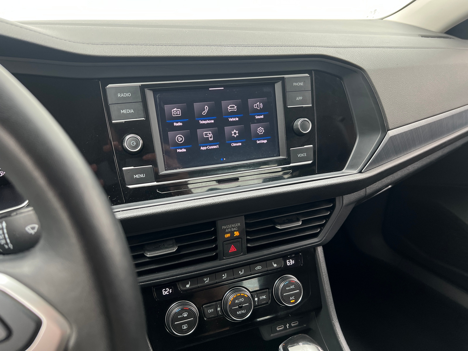 Thumbnail: 2024 Volkswagen Jetta - 3