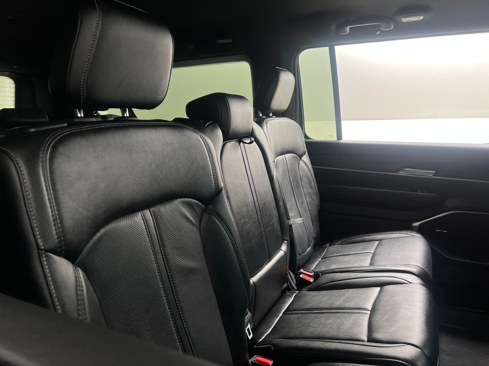 Thumbnail: 2024 Jeep Wagoneer - 5