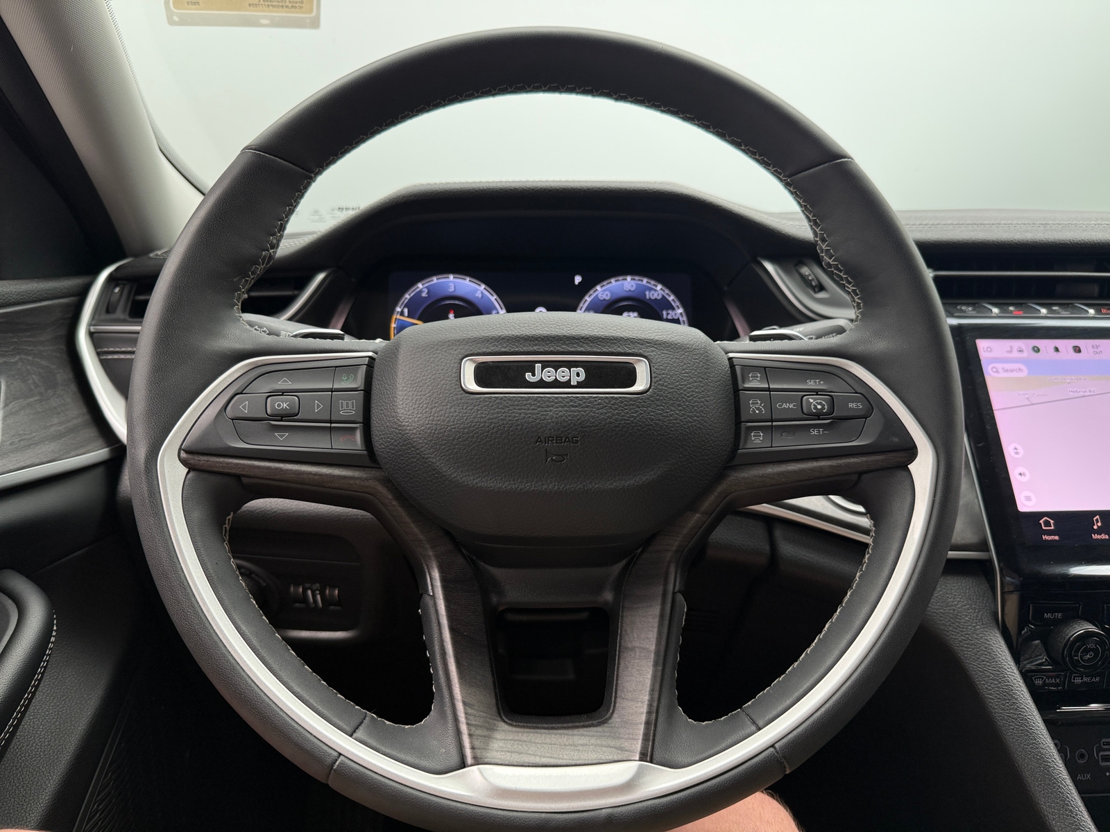 Thumbnail: 2023 Jeep Grand Cherokee L - 4