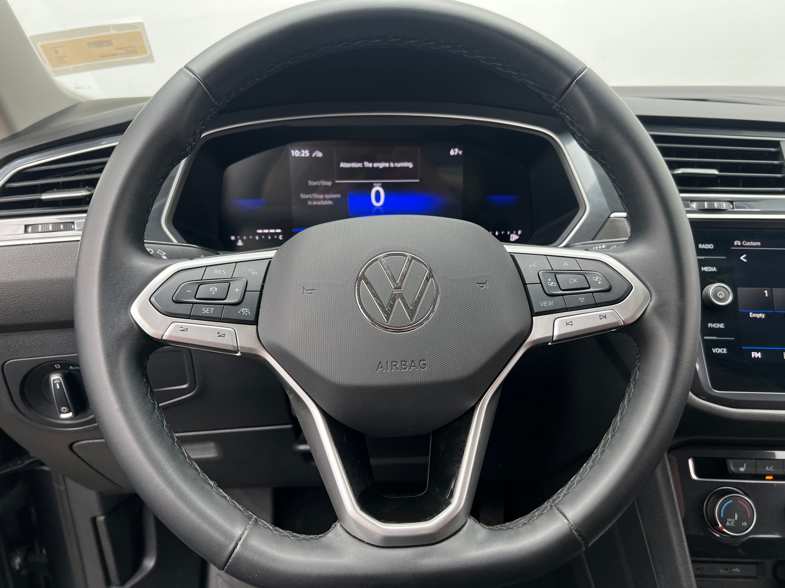 Thumbnail: 2024 Volkswagen Tiguan - 4