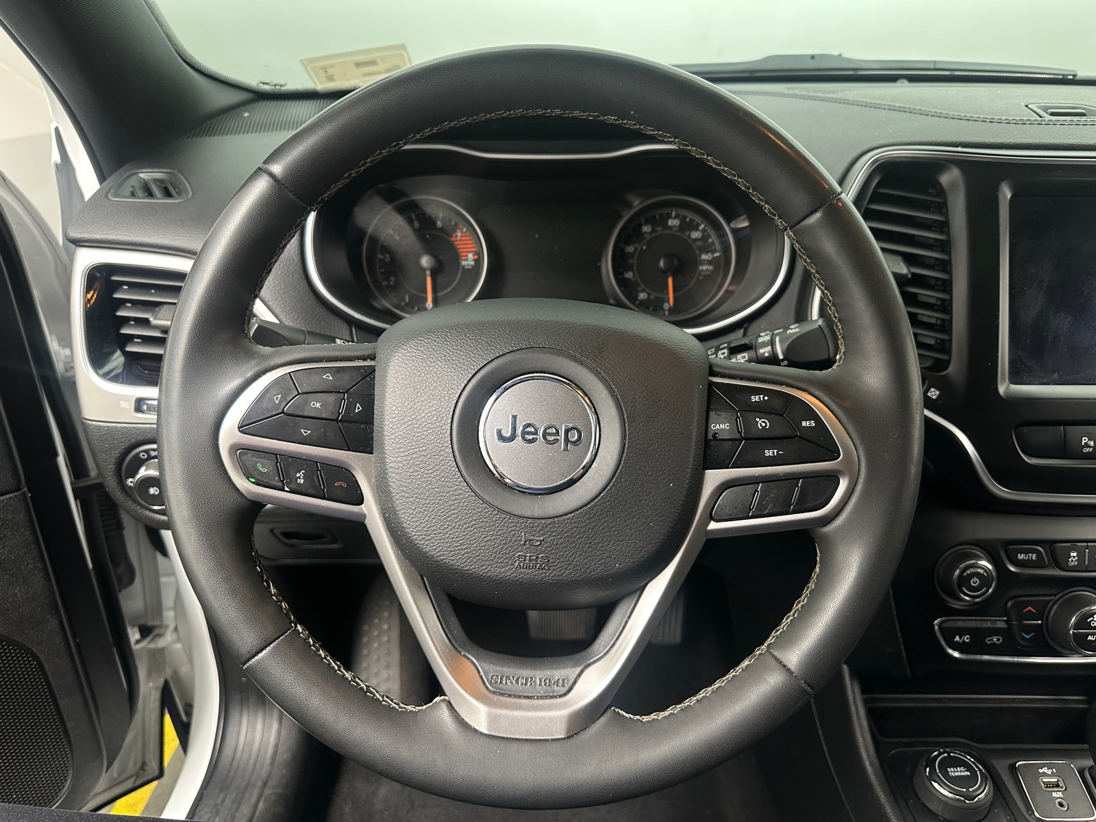 Thumbnail: 2021 Jeep Cherokee - 4
