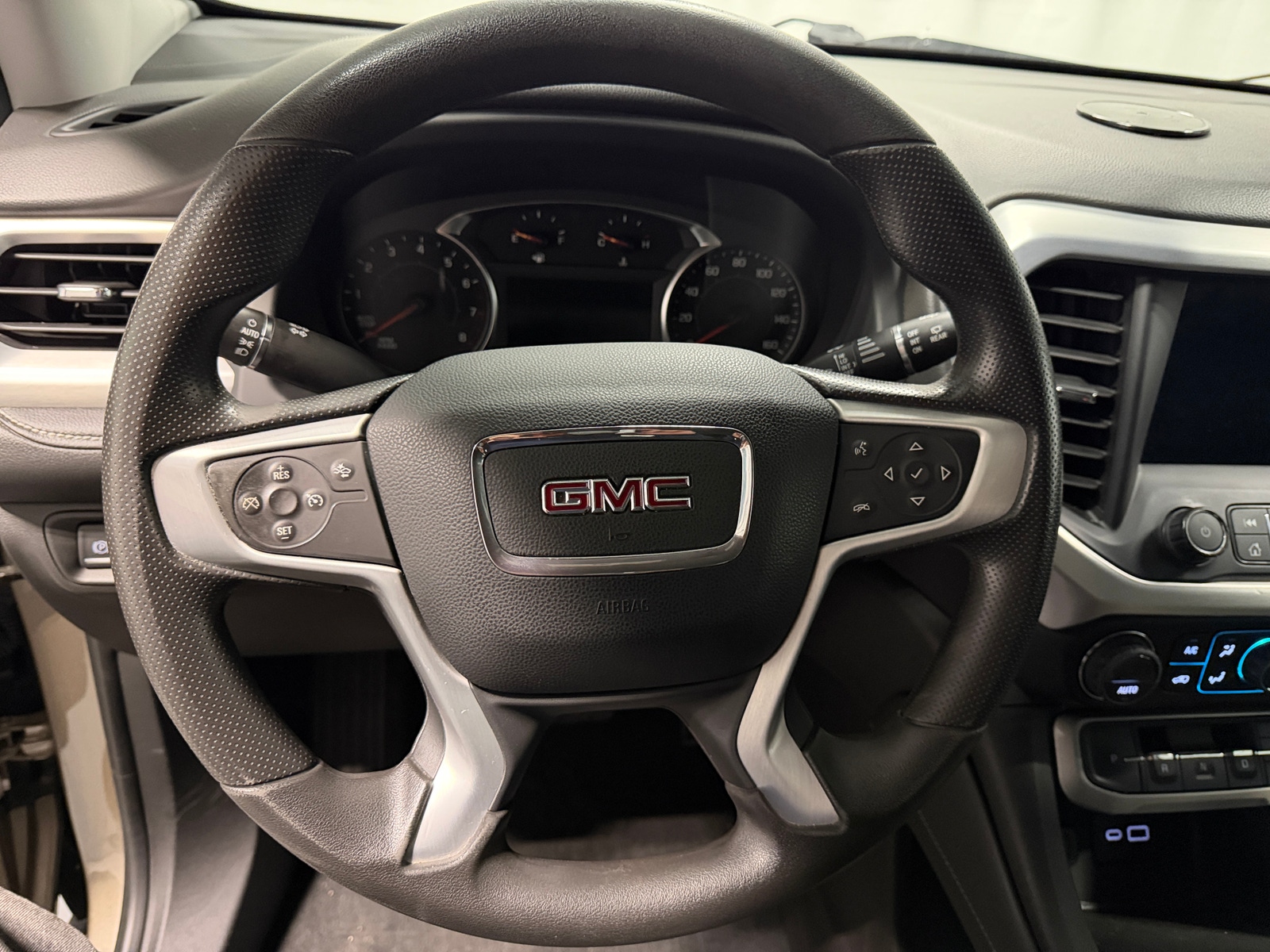 Thumbnail: 2023 GMC Acadia - 5