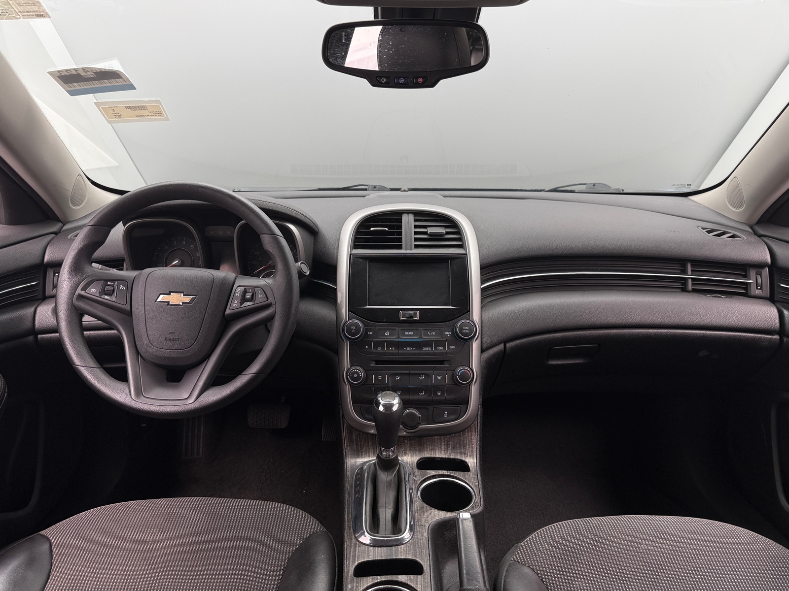 Thumbnail: 2015 Chevrolet Malibu - 3