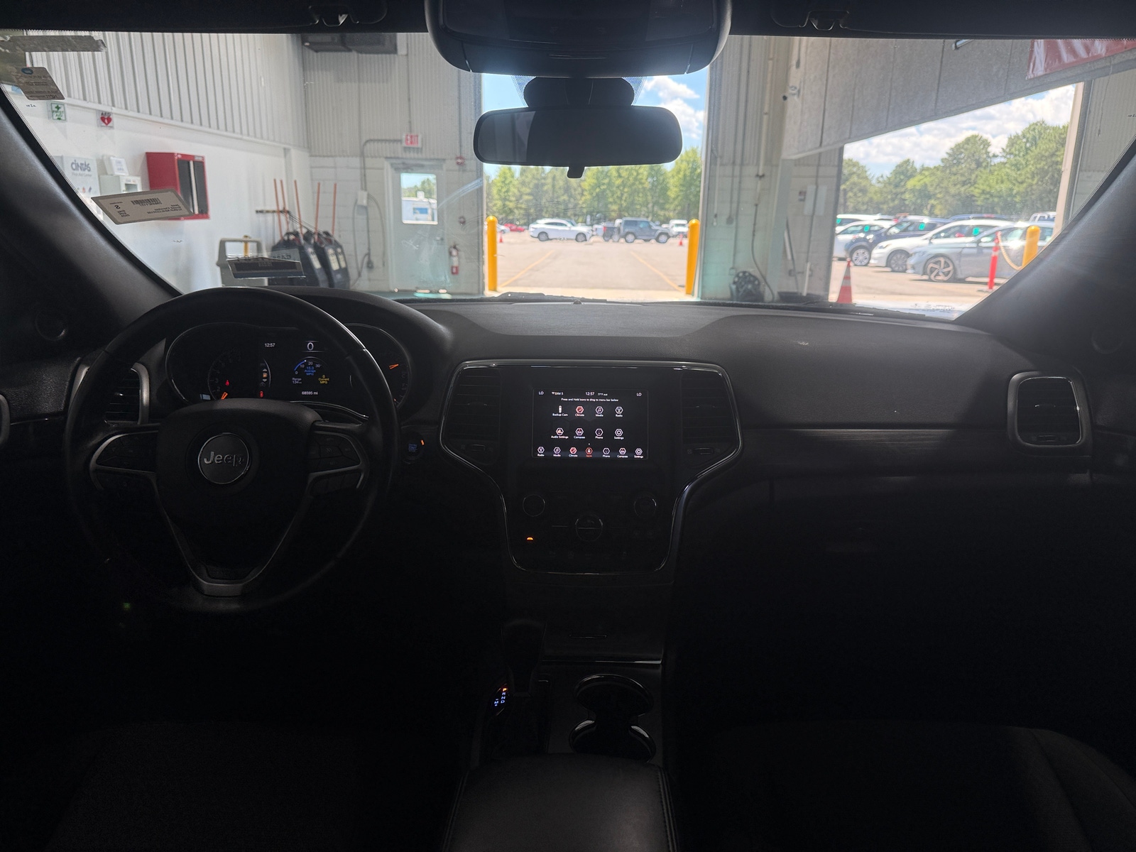 Thumbnail: 2020 Jeep Grand Cherokee - 3