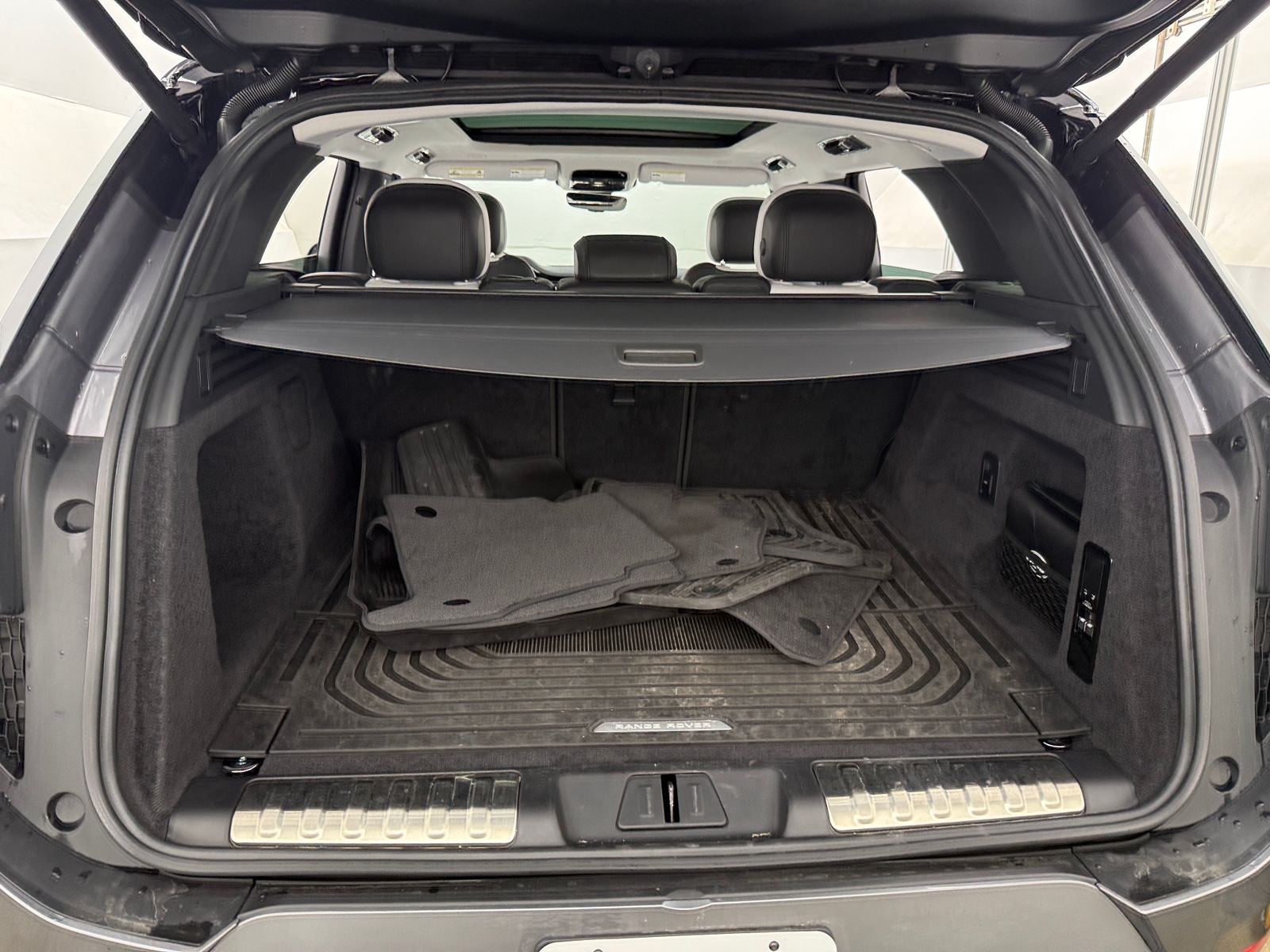 Thumbnail: 2024 Land Rover Range Rover Sport - 6