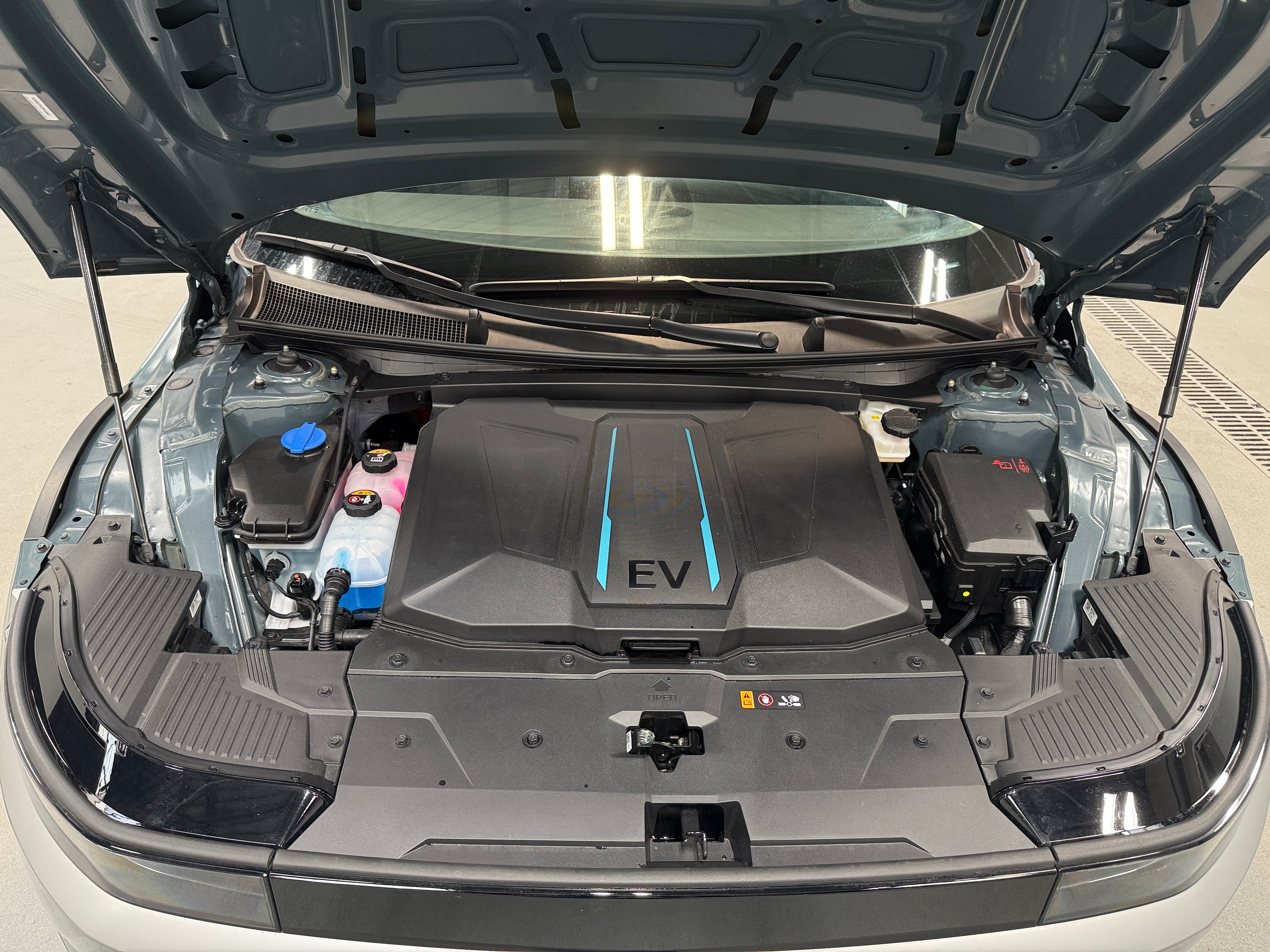Used 2024 Hyundai IONIQ 5 SE with VIN KM8KM4DE4RU336536 for sale in Oak Creek, WI