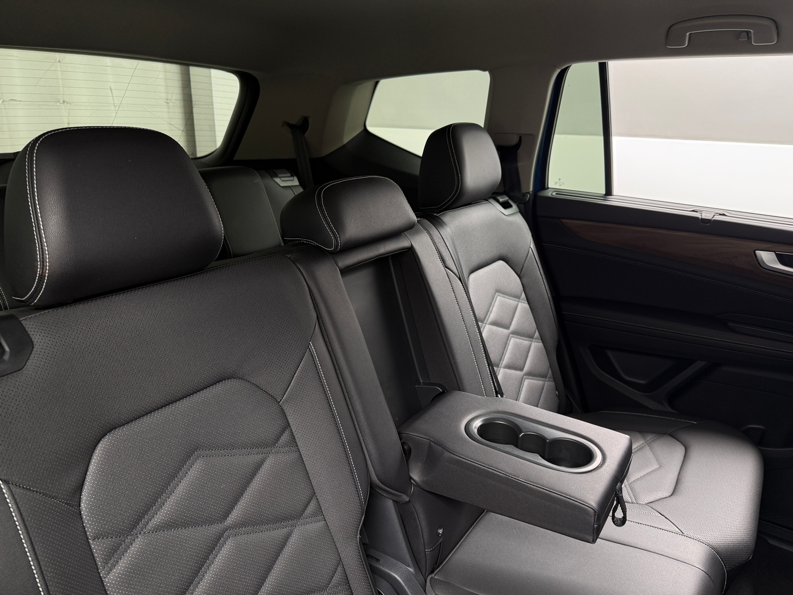 Thumbnail: 2026 Volkswagen Atlas - 5