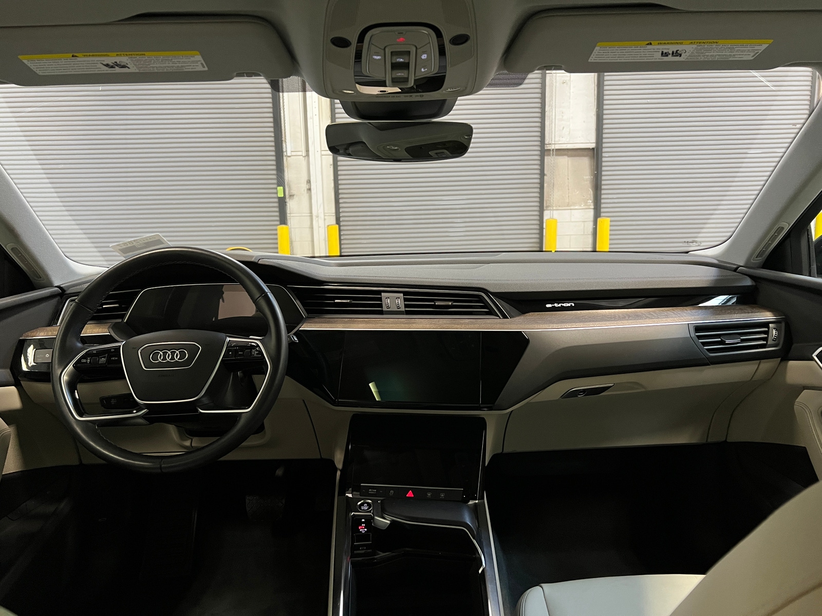 Thumbnail: 2022 Audi e-tron - 2