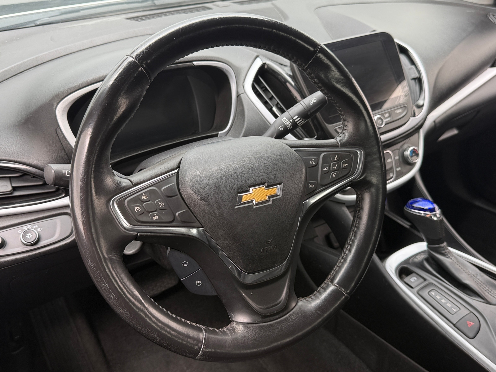 Thumbnail: 2017 Chevrolet Volt - 5