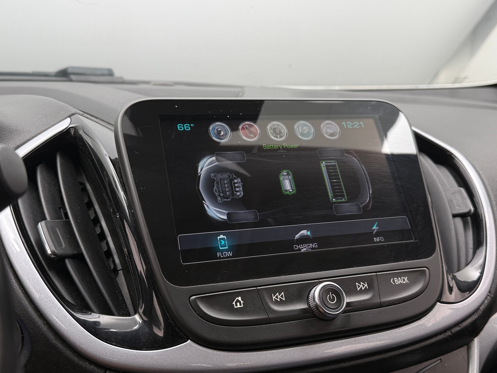 Thumbnail: 2017 Chevrolet Volt - 4