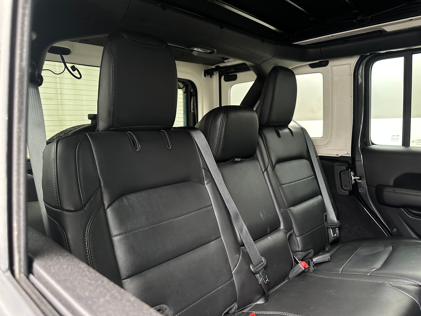 Thumbnail: 2019 Jeep Wrangler - 5