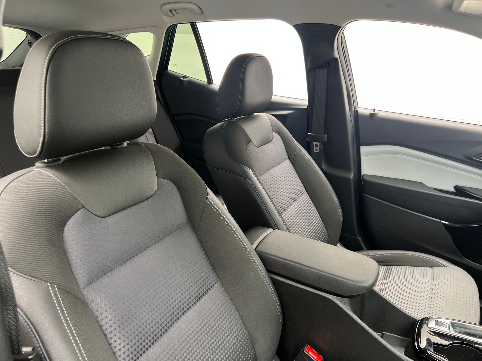 Thumbnail: 2025 Chevrolet Trax - 2