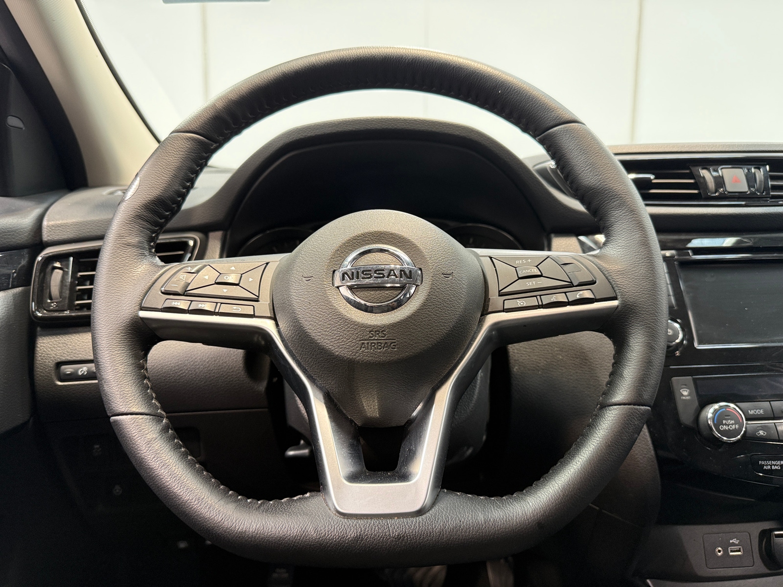 Thumbnail: 2021 Nissan Rogue Sport - 5