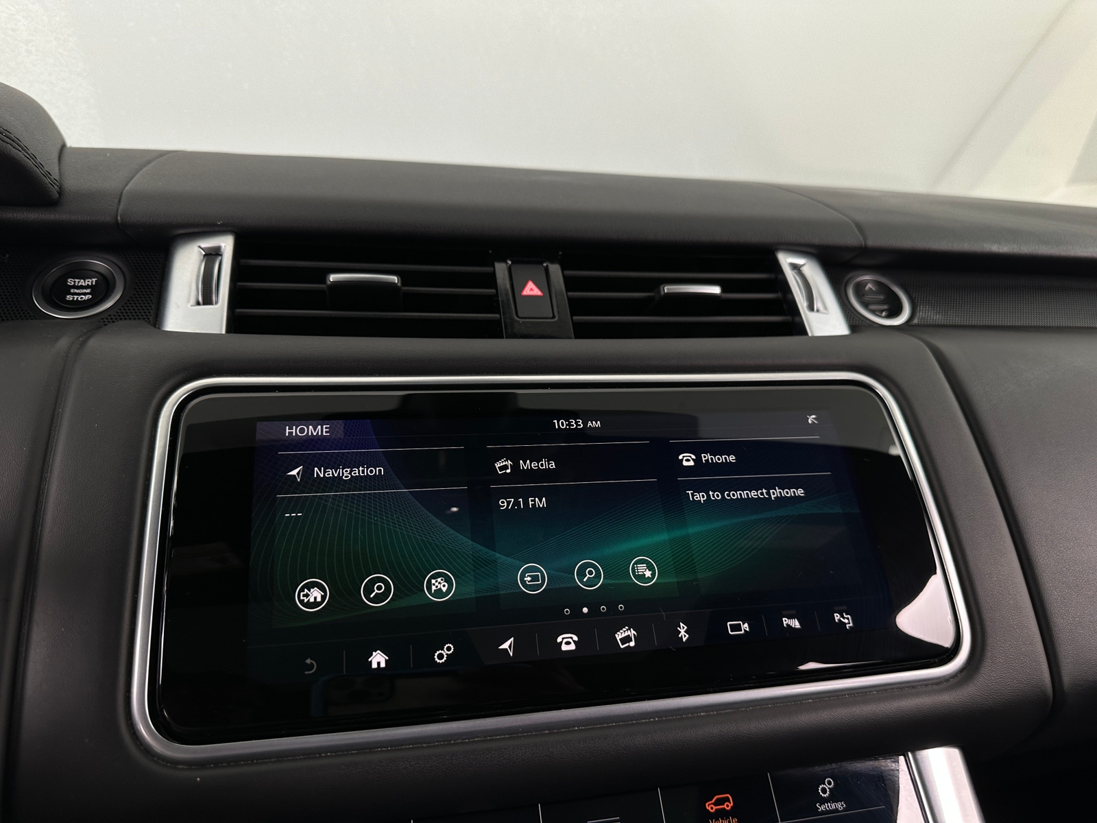 Thumbnail: 2020 Land Rover Range Rover Sport - 4