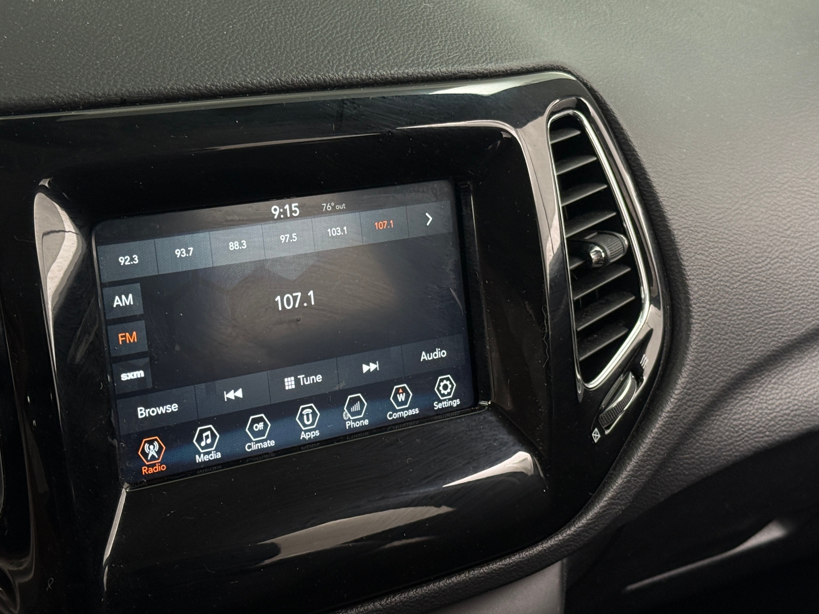 Thumbnail: 2018 Jeep Compass - 4