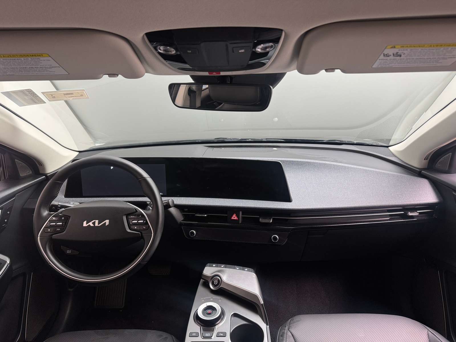 Thumbnail: 2023 Kia EV6 - 2