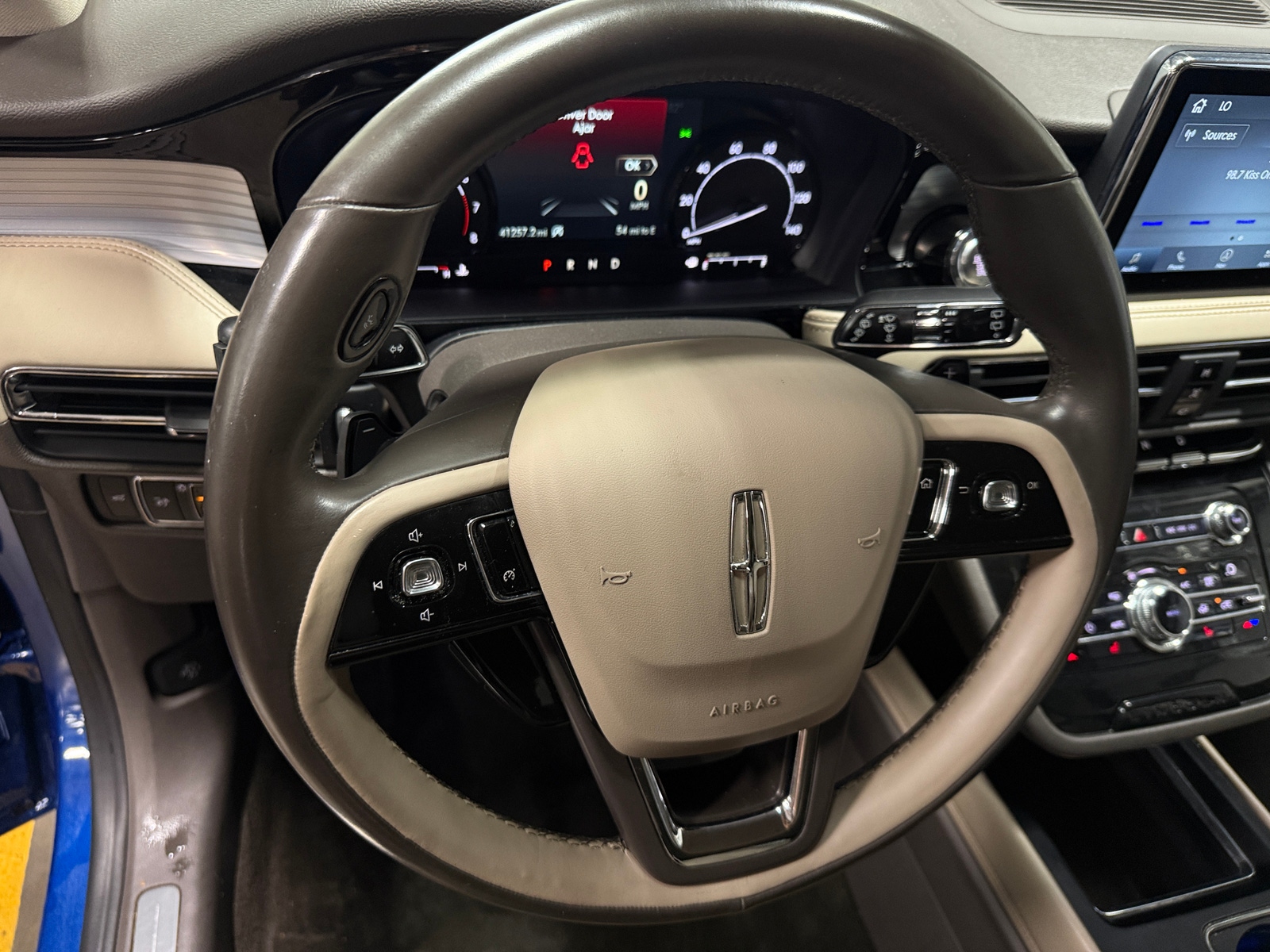 Thumbnail: 2020 Lincoln Corsair - 4