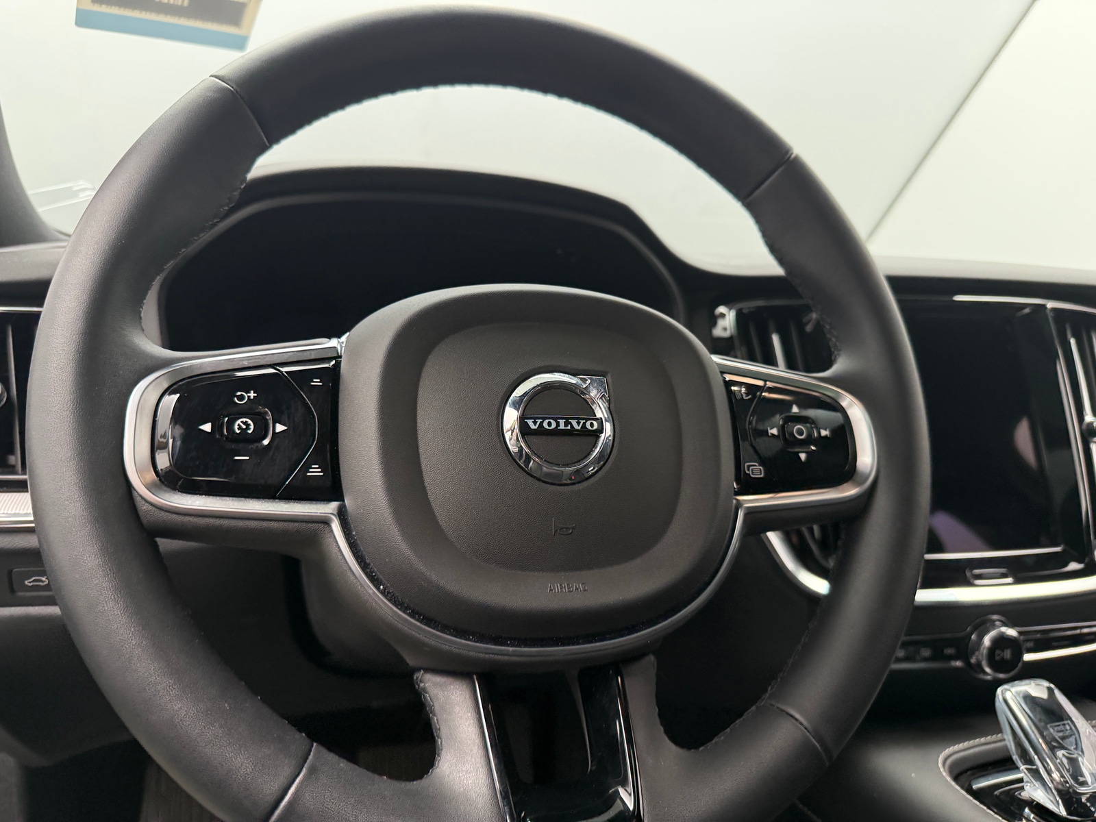 Thumbnail: 2024 Volvo S60 - 5