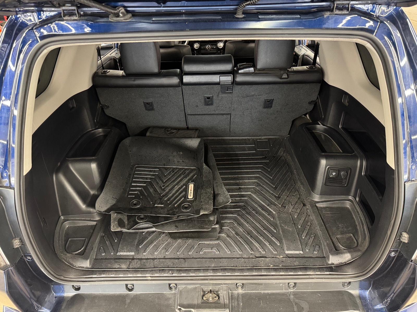 Thumbnail: 2019 Toyota 4Runner - 6