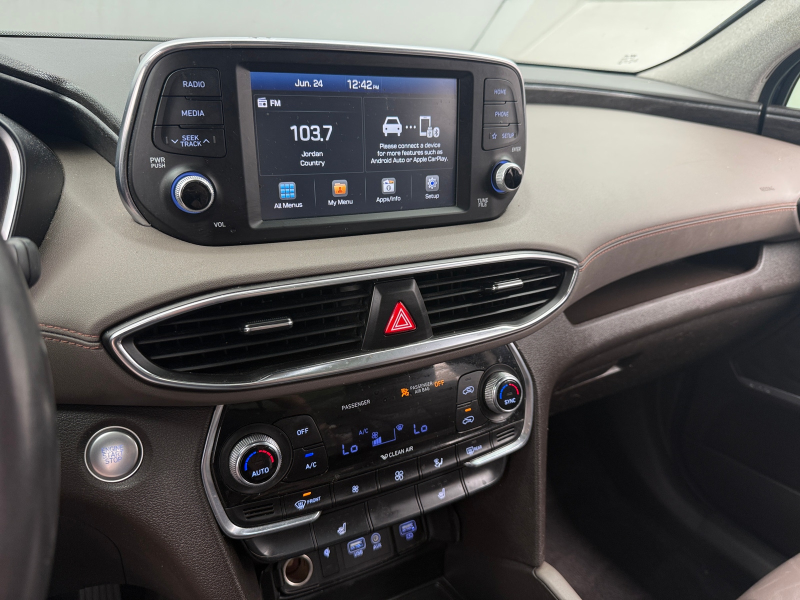 Thumbnail: 2020 Hyundai Santa Fe - 3