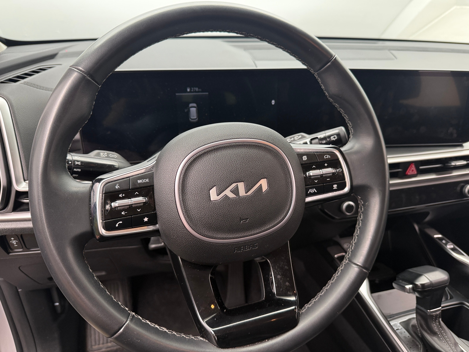 Thumbnail: 2024 Kia Sorento - 4
