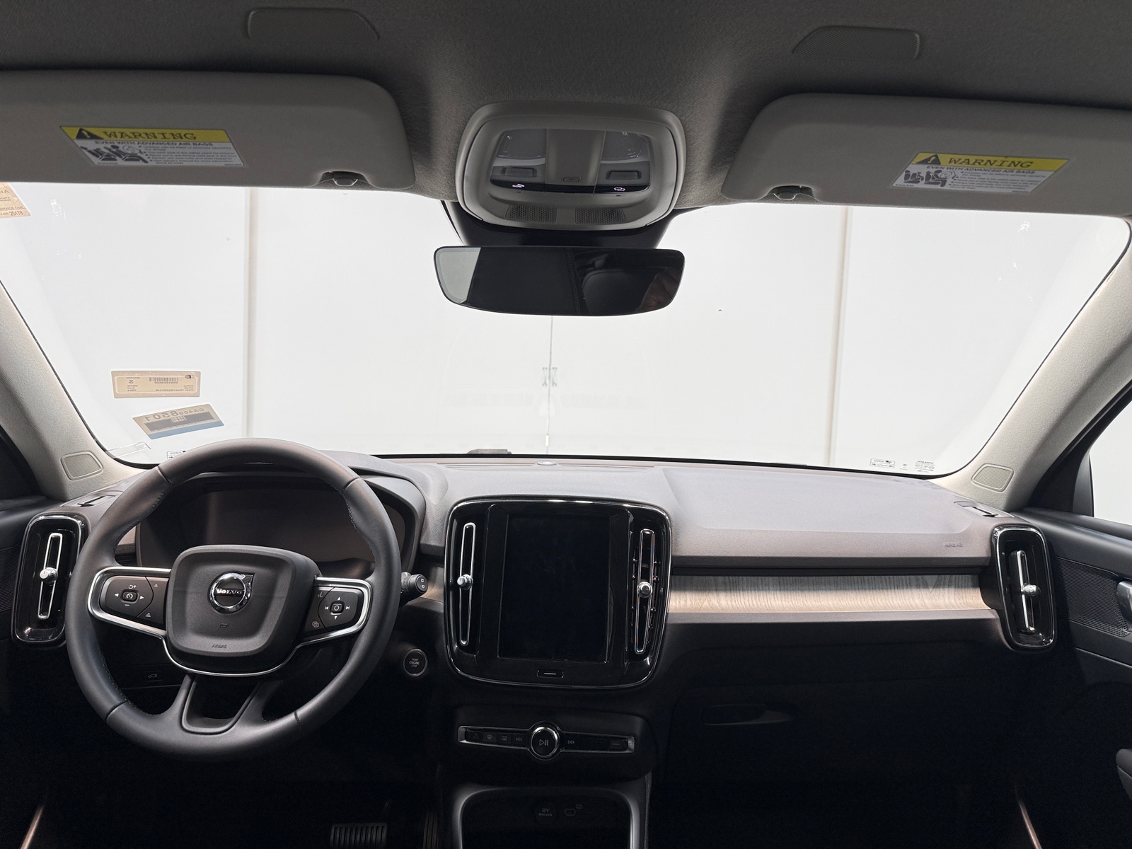 Thumbnail: 2024 Volvo XC40 - 3