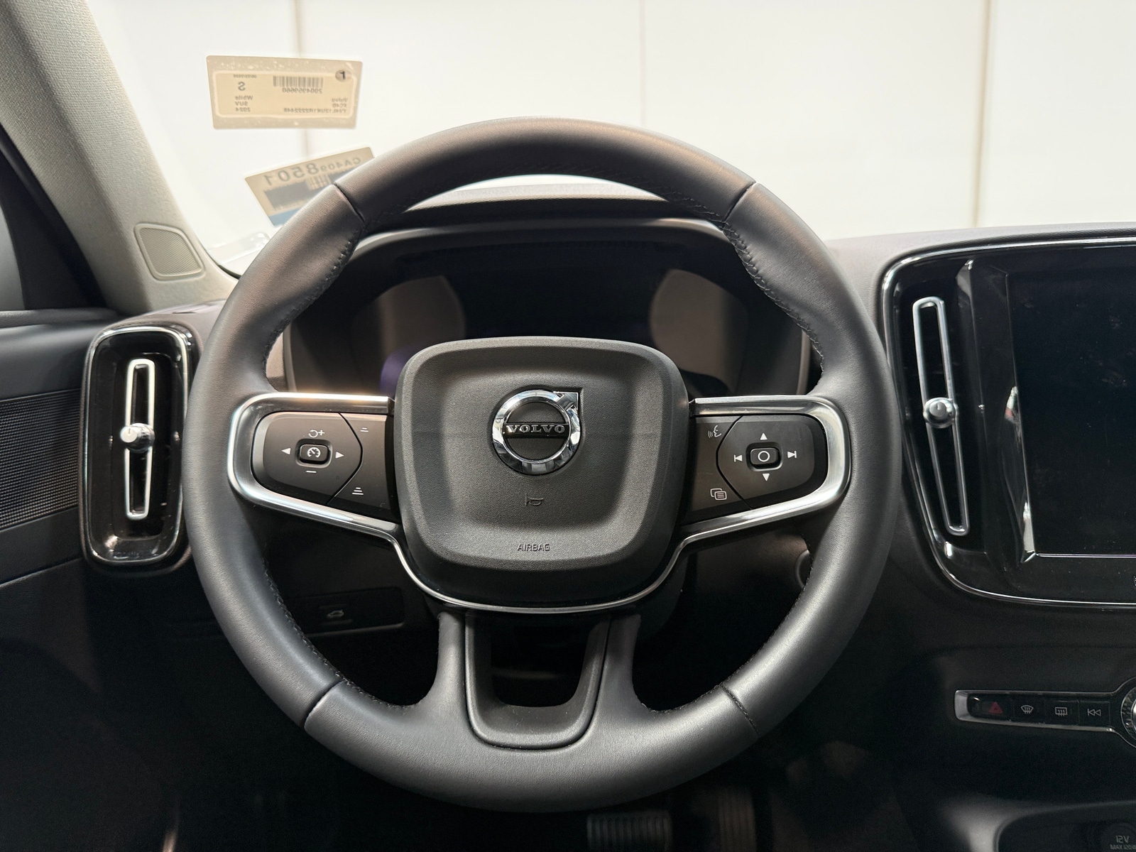 Thumbnail: 2024 Volvo XC40 - 5