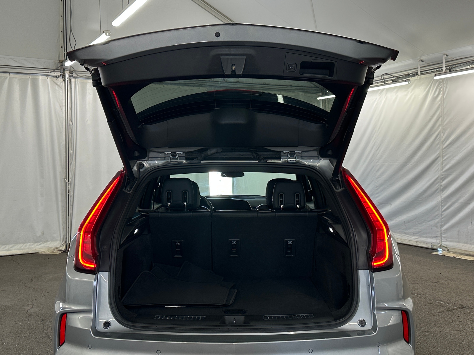 Thumbnail: 2024 Cadillac XT4 - 6