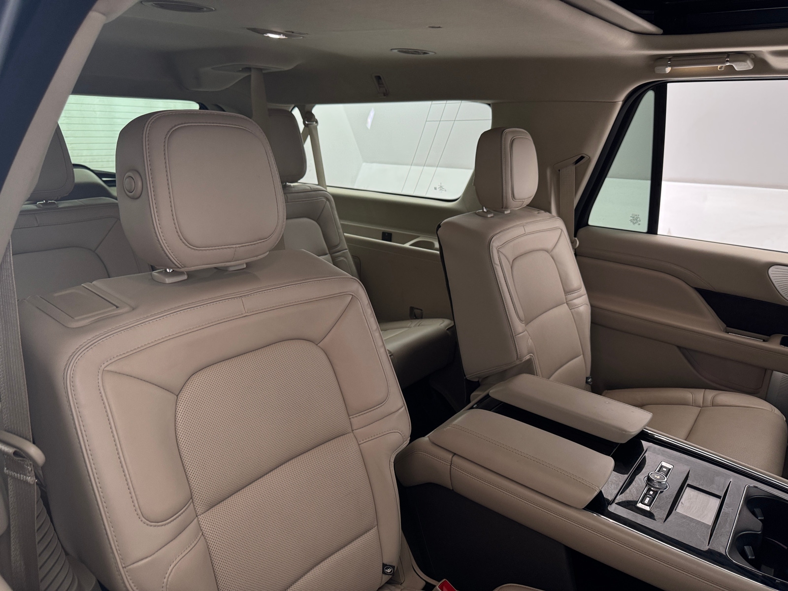 Thumbnail: 2019 Lincoln Navigator L - 5