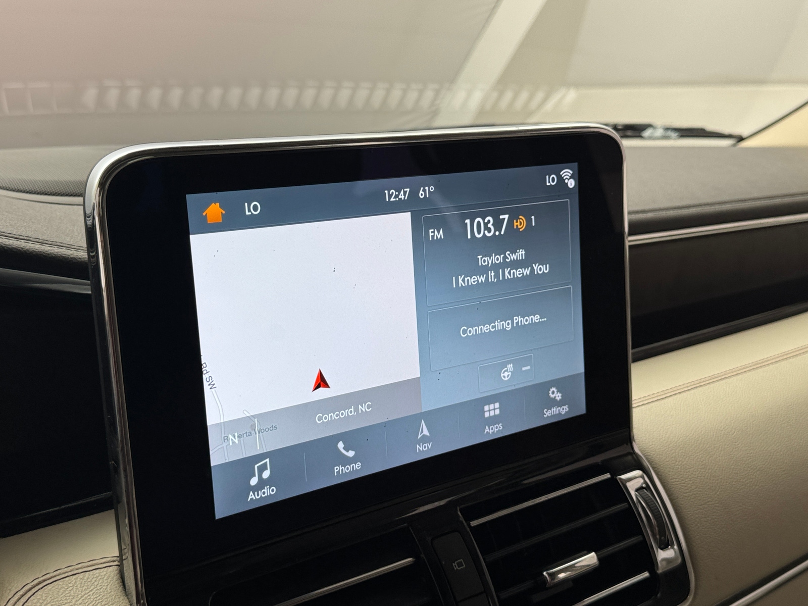 Thumbnail: 2019 Lincoln Navigator L - 3