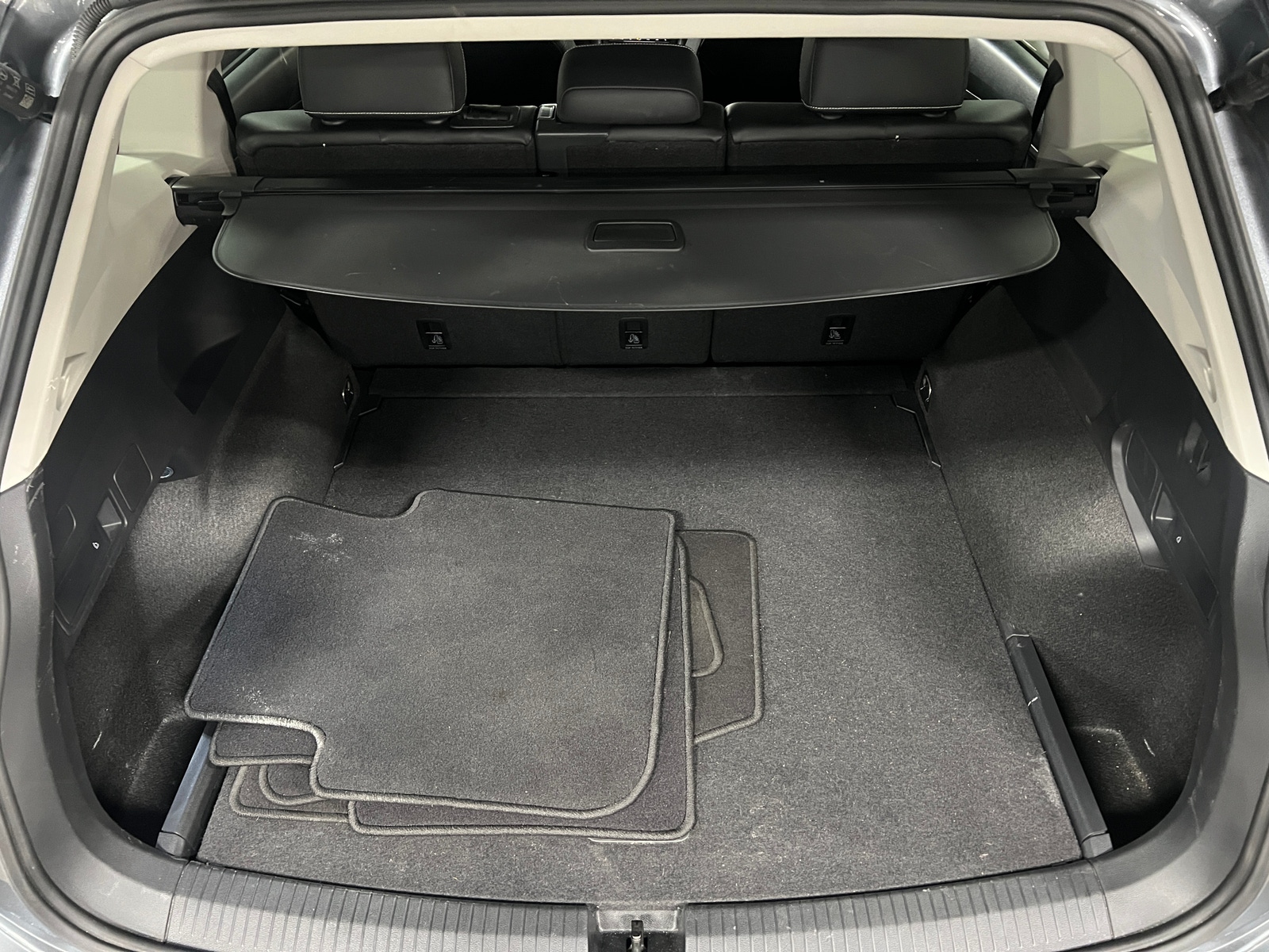 Thumbnail: 2024 Volkswagen Tiguan - 6