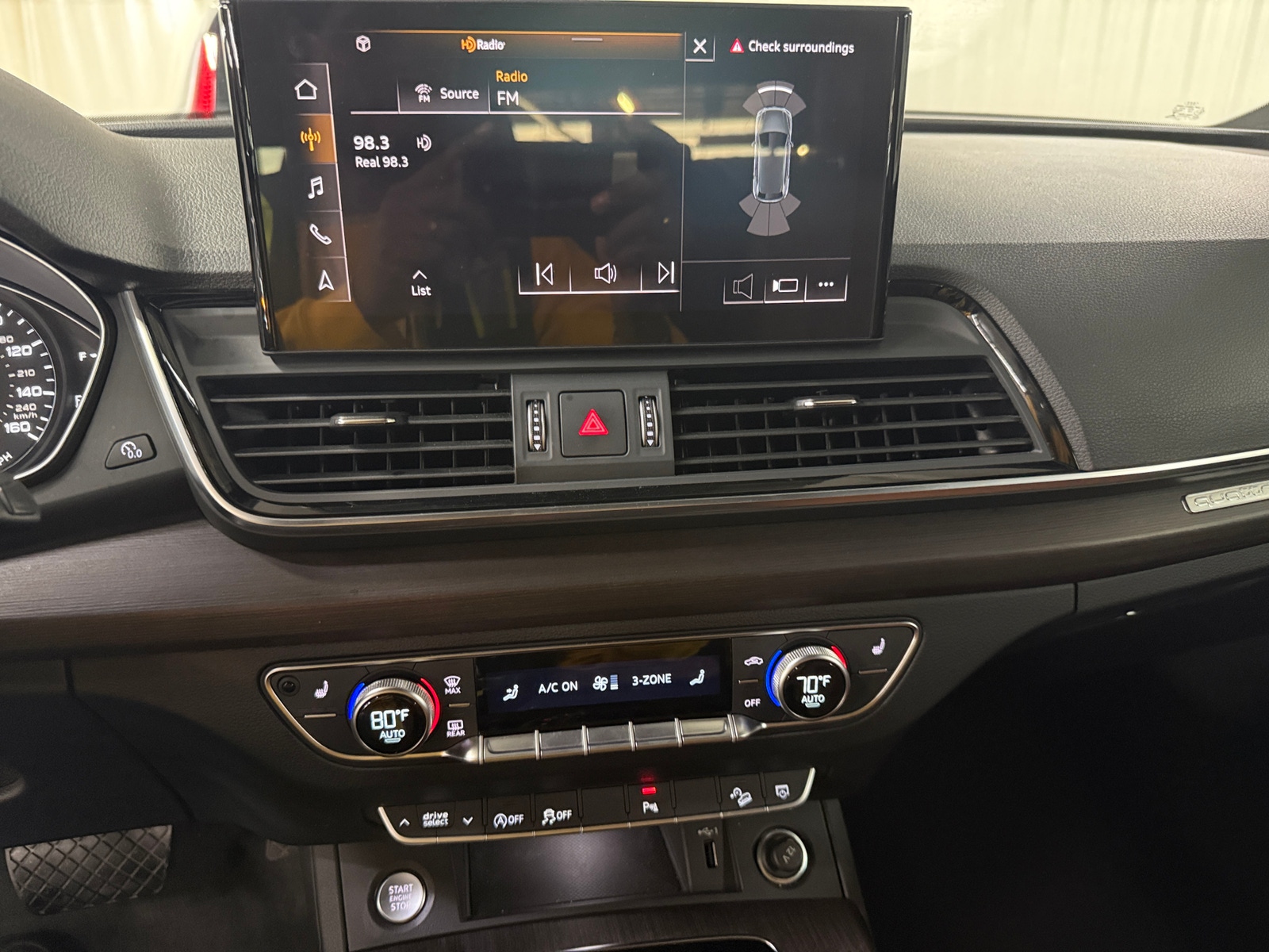 Thumbnail: 2023 Audi Q5 - 3