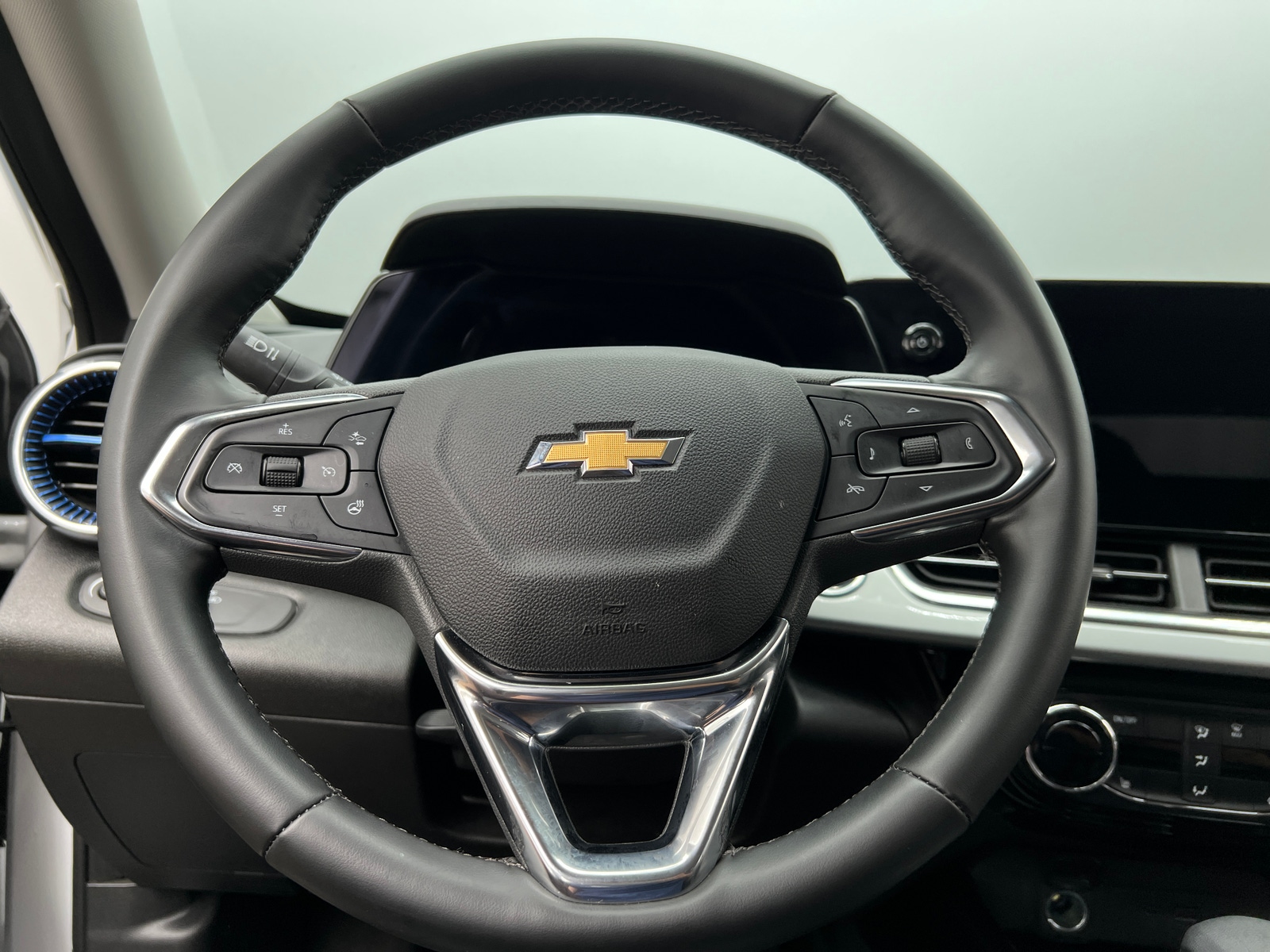 Thumbnail: 2025 Chevrolet Trax - 5