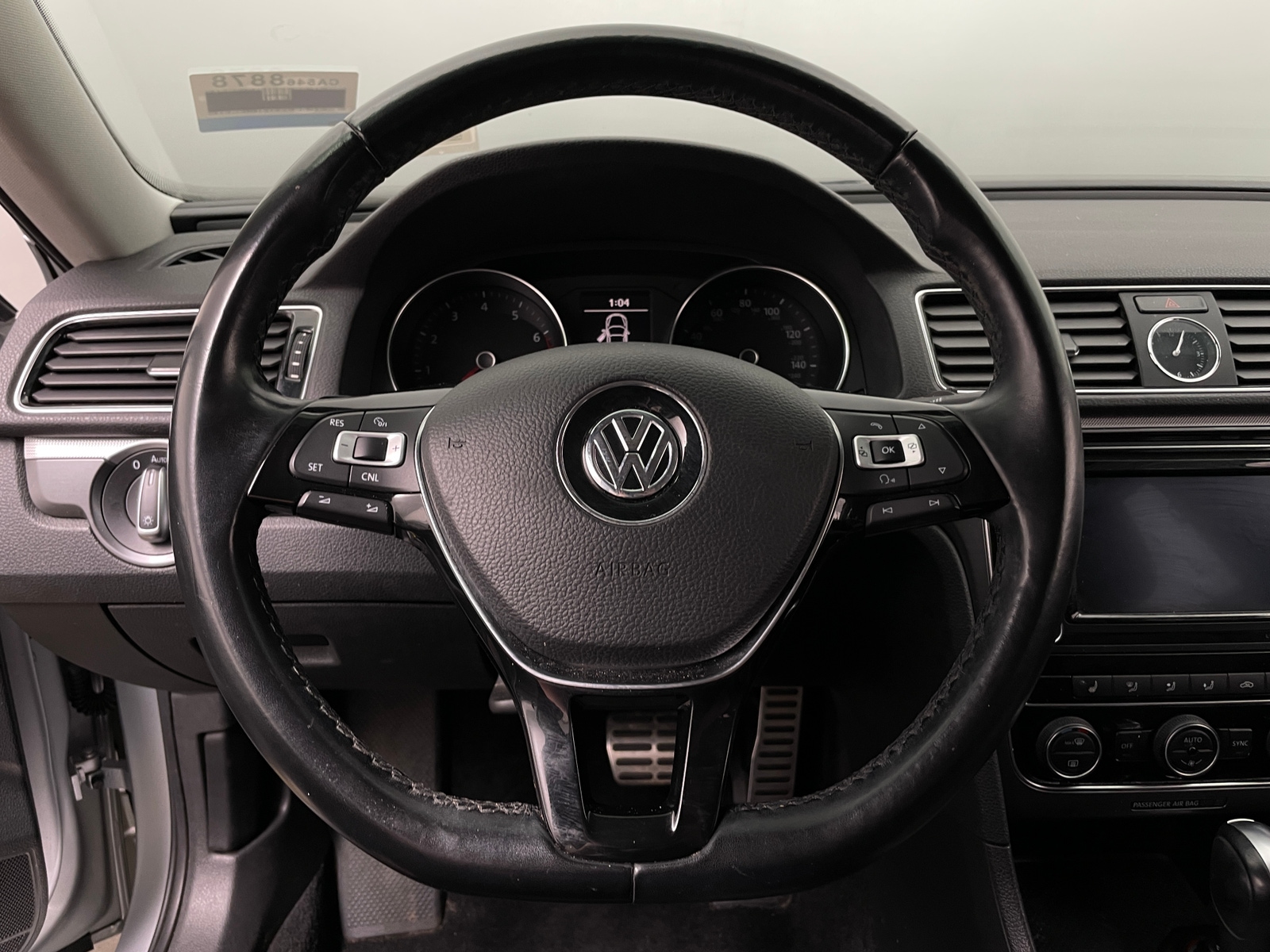 Thumbnail: 2017 Volkswagen Passat - 4