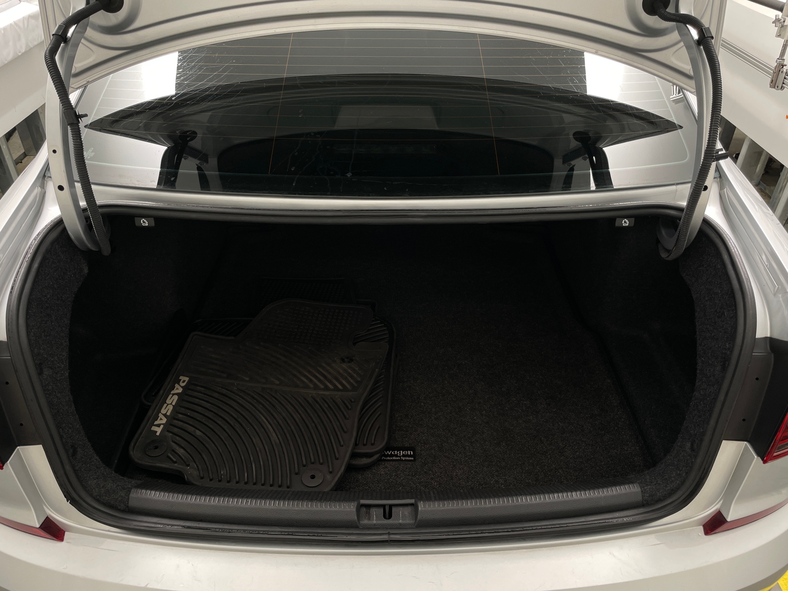 Thumbnail: 2017 Volkswagen Passat - 6