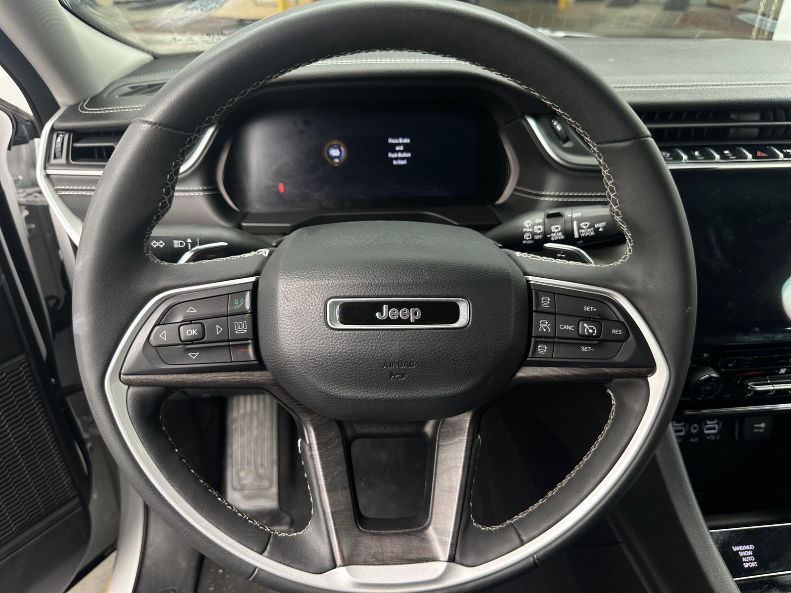 Thumbnail: 2023 Jeep Grand Cherokee - 4
