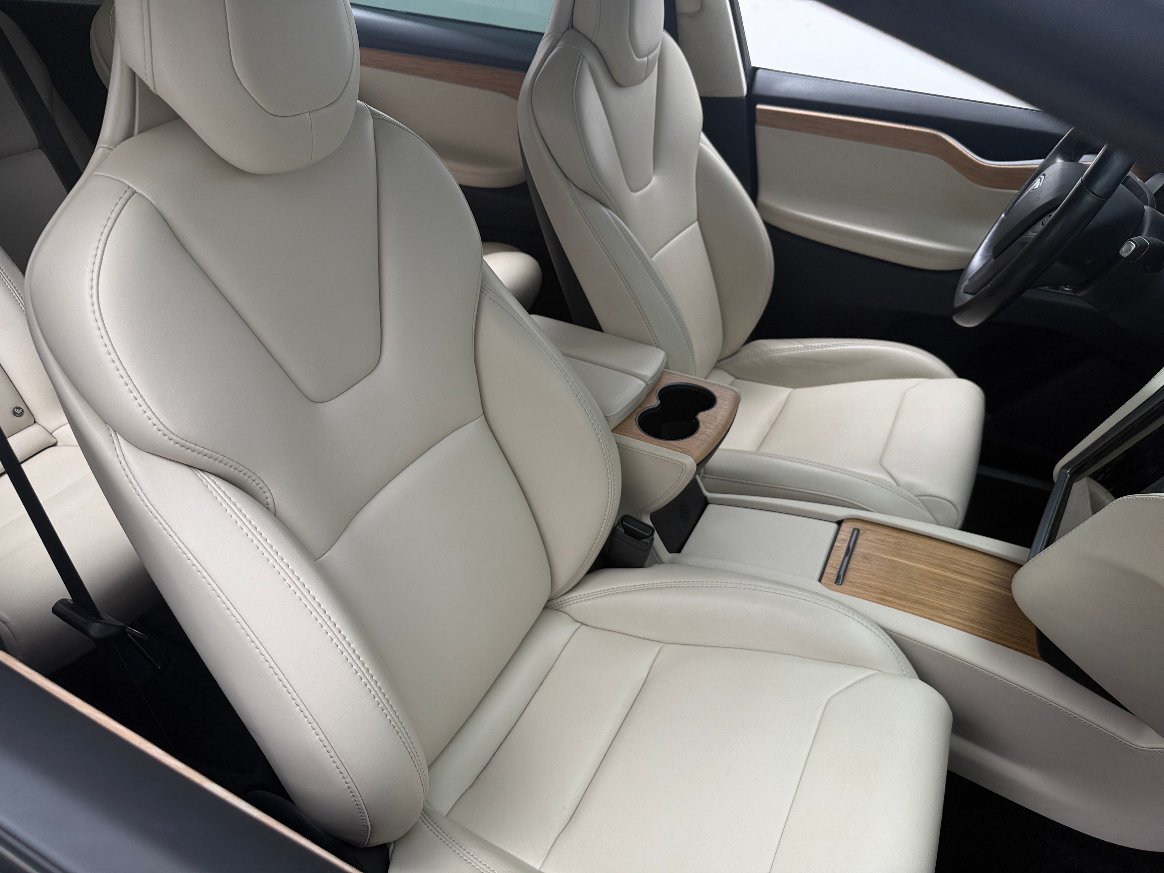 Used 2018 Tesla Model X 100D with VIN 5YJXCBE20JF105068 for sale in Auburn, WA