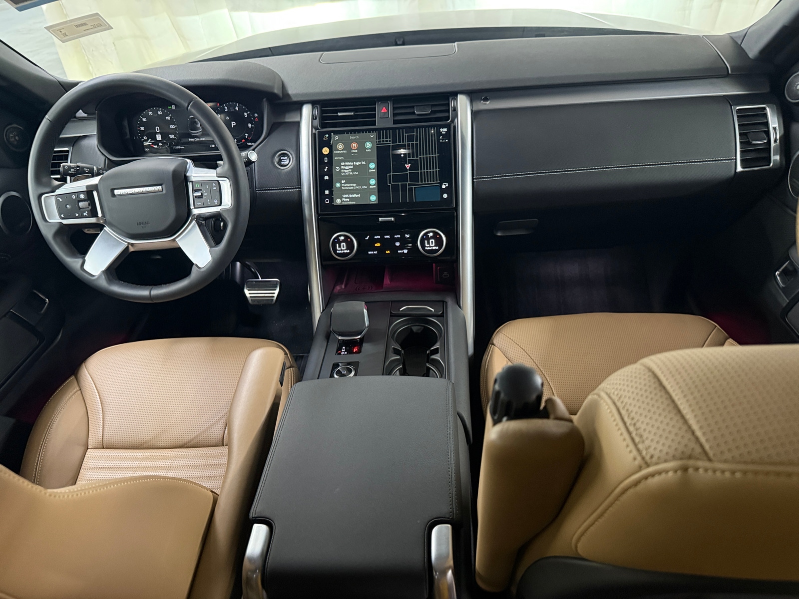 Thumbnail: 2024 Land Rover Discovery - 2