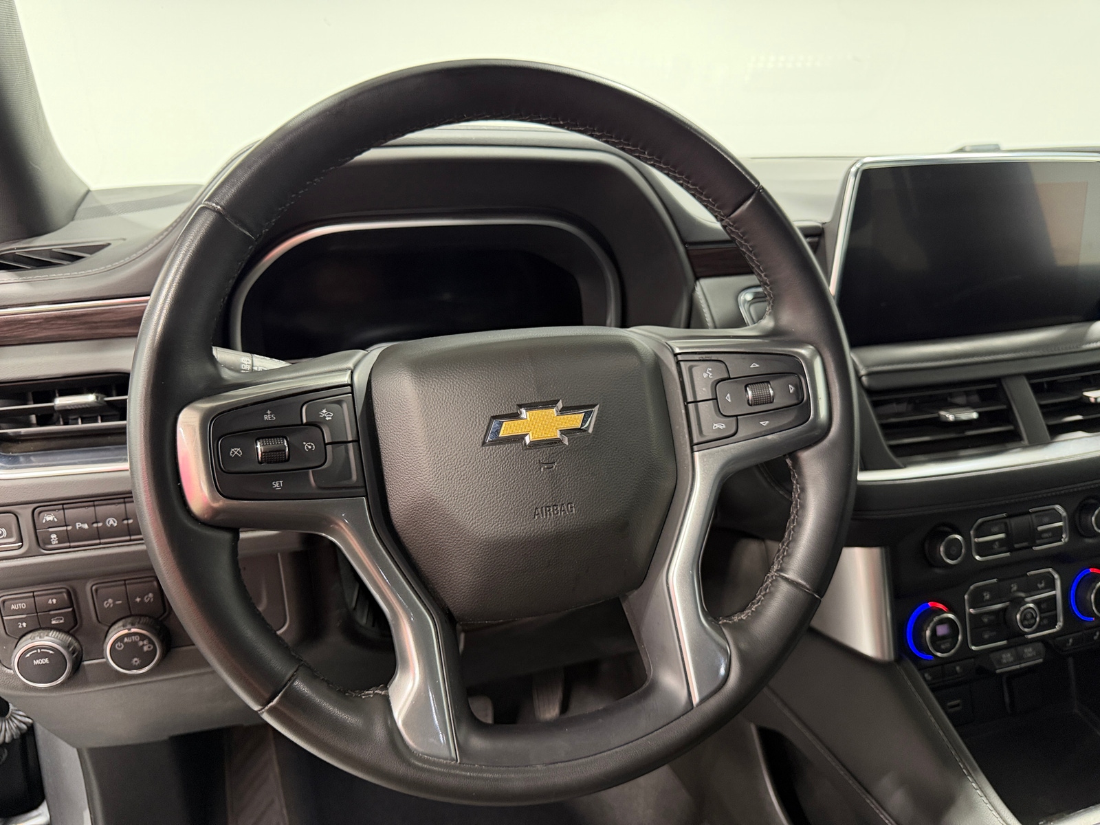 Thumbnail: 2023 Chevrolet Tahoe - 4